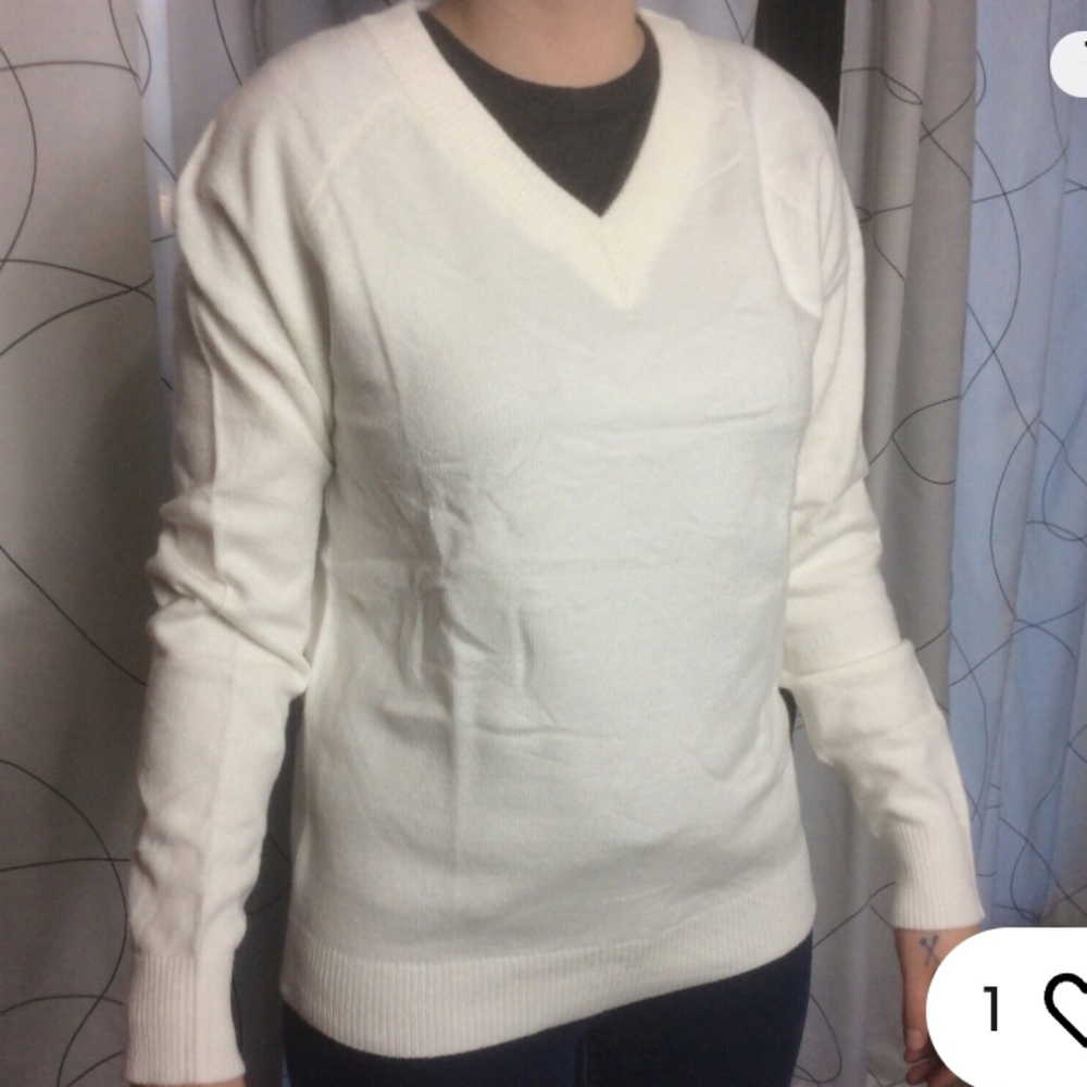 NEW Pullover Sweater V Neck White Long Sleeve Size L